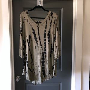 Olive Tie-Dye Top | B. L. U. E